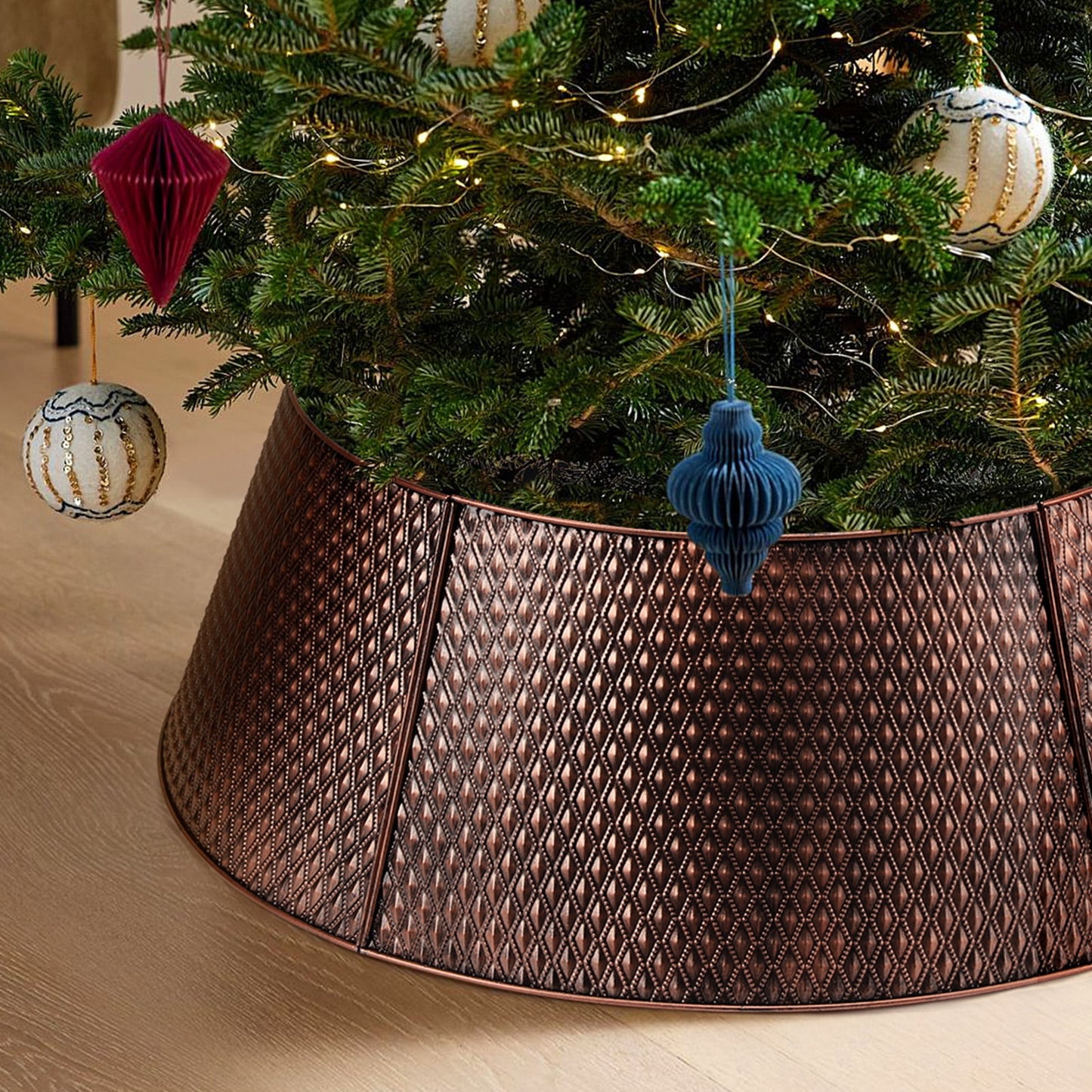 Ayieyill 26 Inch Christmas Tree Collar, Metal Tree Collar, Water Base Protection from Pets, Collar for Christmas Tree, Silver