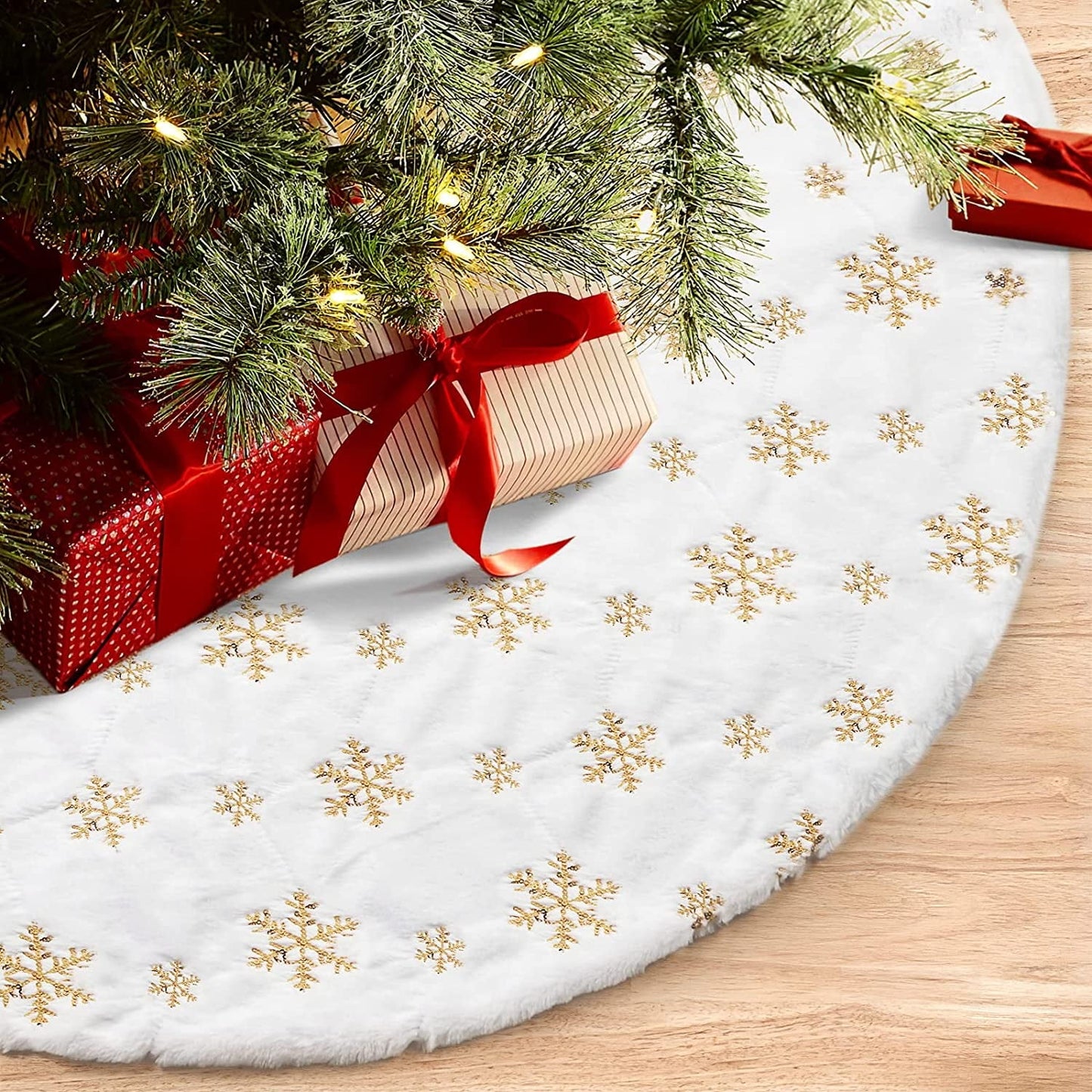 Ayieyill Christmas Tree Skirt 48 Inches Faux Fur White Christmas Tree Skirt for Christmas Tree Decorations
