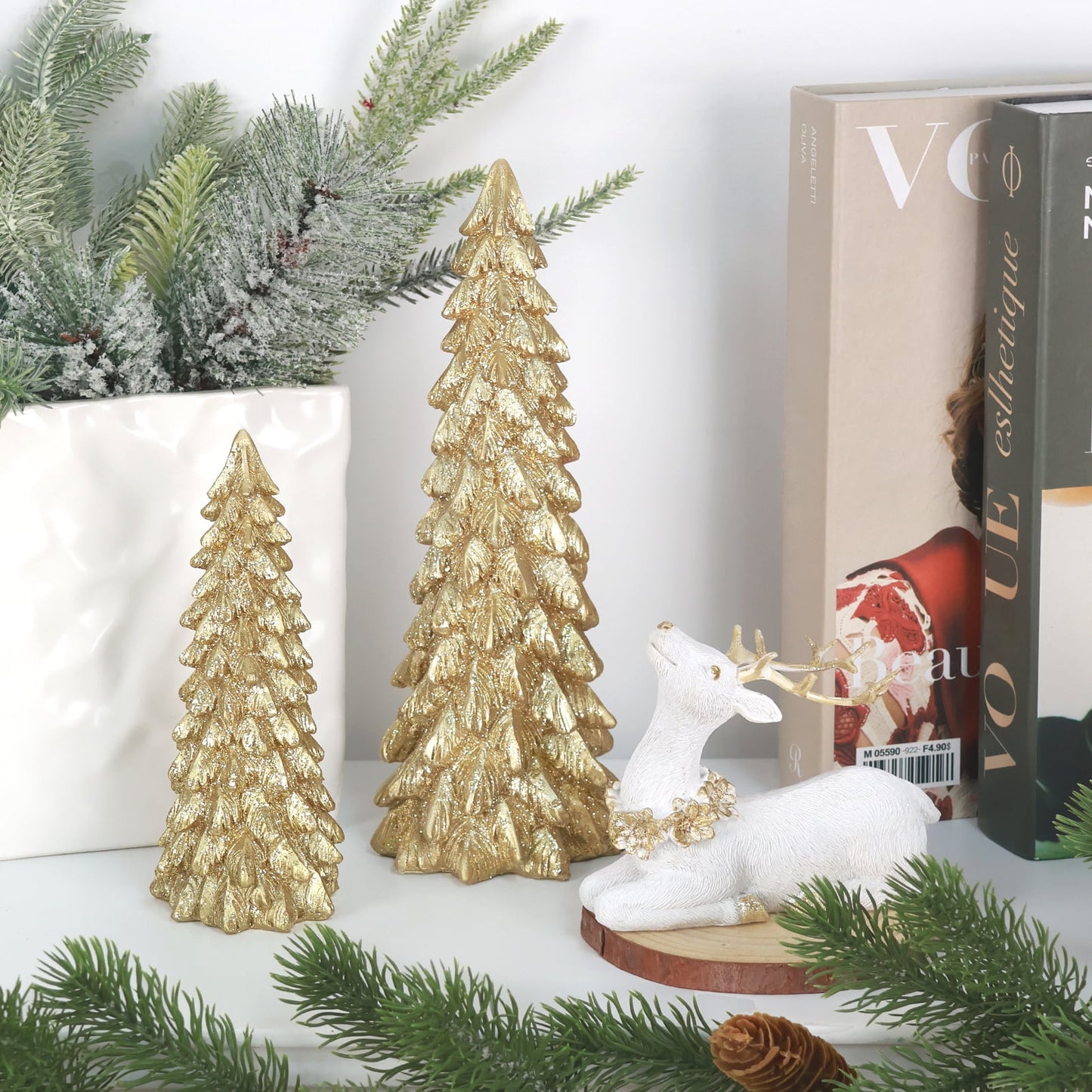 Ayieyill 3Pcs Resin Christmas Tree and Reindeer Decortion, Small Christmas Decorative Figurine Set, Christmas Tabletop Decorations Indoor